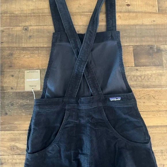 Patagonia Stand Up Cropped Corduroy Overalls – Women’s – NWT - Picture 2 of 15